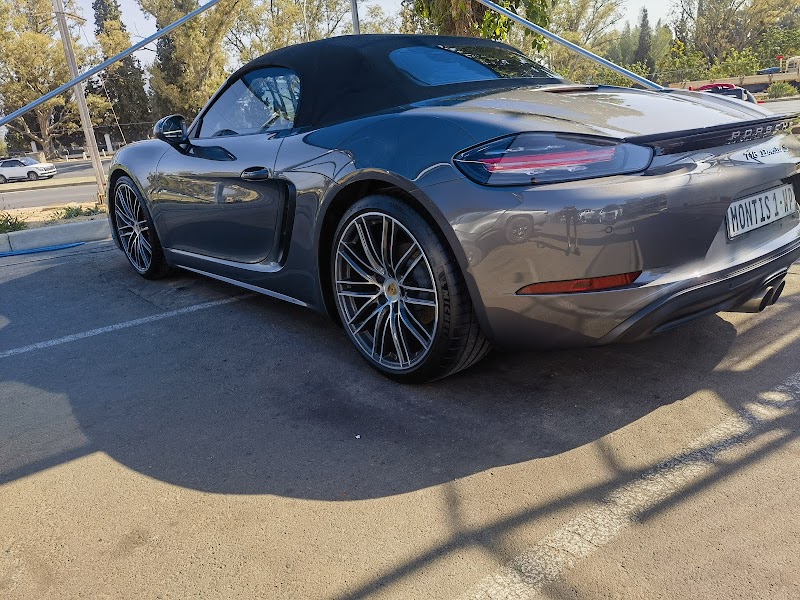 Ali's Car Wash & Detailing - Photo 2